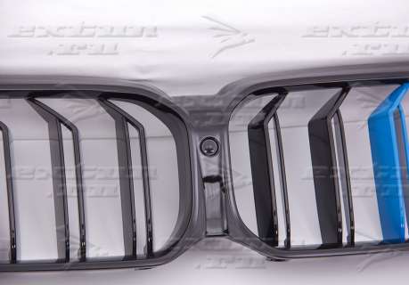 Решетка радиатора ноздри M5 BMW 5 серия G30 триколор 