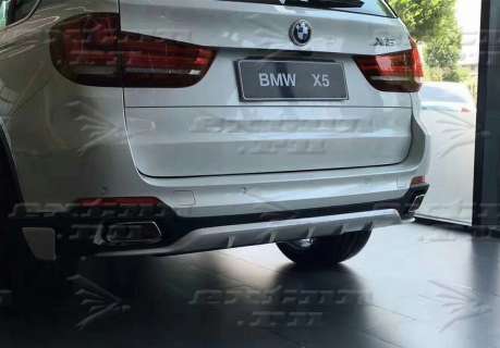 Задний диффузор и насадки M Performance на BMW X5 F15