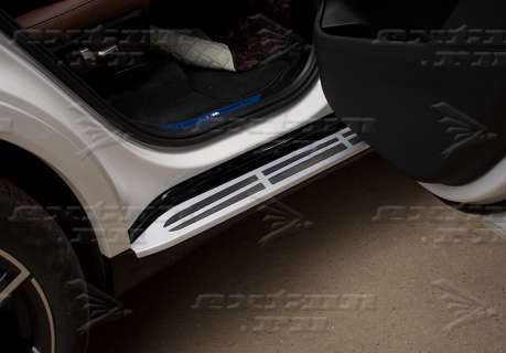 Пороги на BMW X7 G07 черный сапфир