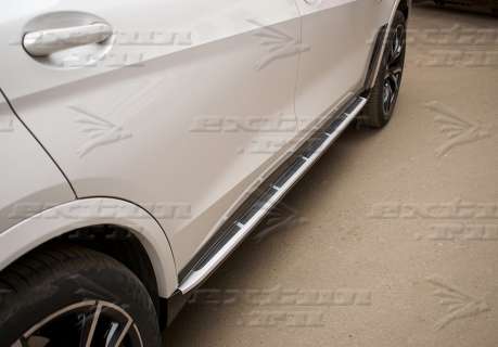 Пороги на BMW X7 G07 черный сапфир