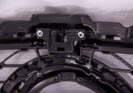 Решетка радиатора Diamond Sport Mercedes C-klasse W205 серебро под камеру