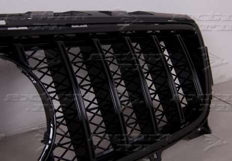 Решетка радиатора GT дизайн Mercedes CLS W218 черная