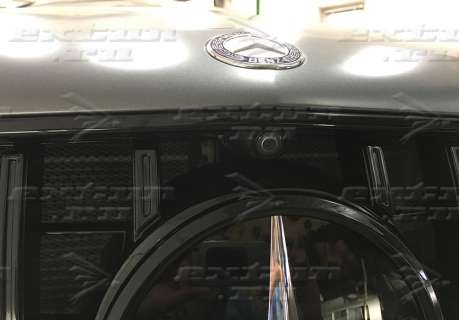 Решетка радиатора GT дизайн Mercedes CLS W218 черная под камеру