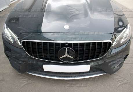 Решетка радиатора GT дизайн Mercedes E-klasse C238 Coupe черная