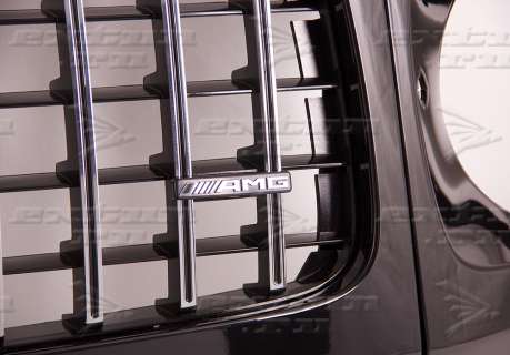 Решетка радиатора с очками 63 AMG Mercedes G-klasse W463 с 2018-нв черная с хром