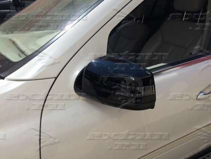 Черные рестайлинг зеркала на Mercedes GL-klasse X164