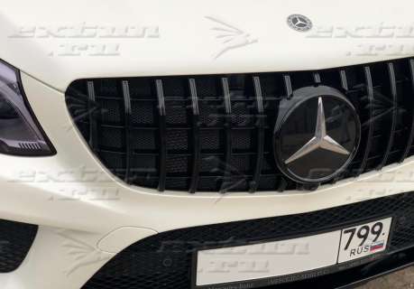 Черная эмблема звезда на Mercedes GLE Coupe C292 