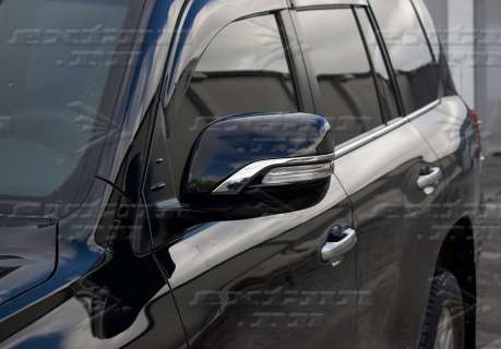 Крышка зеркала Executive Black на Toyota Land Cruiser 200 